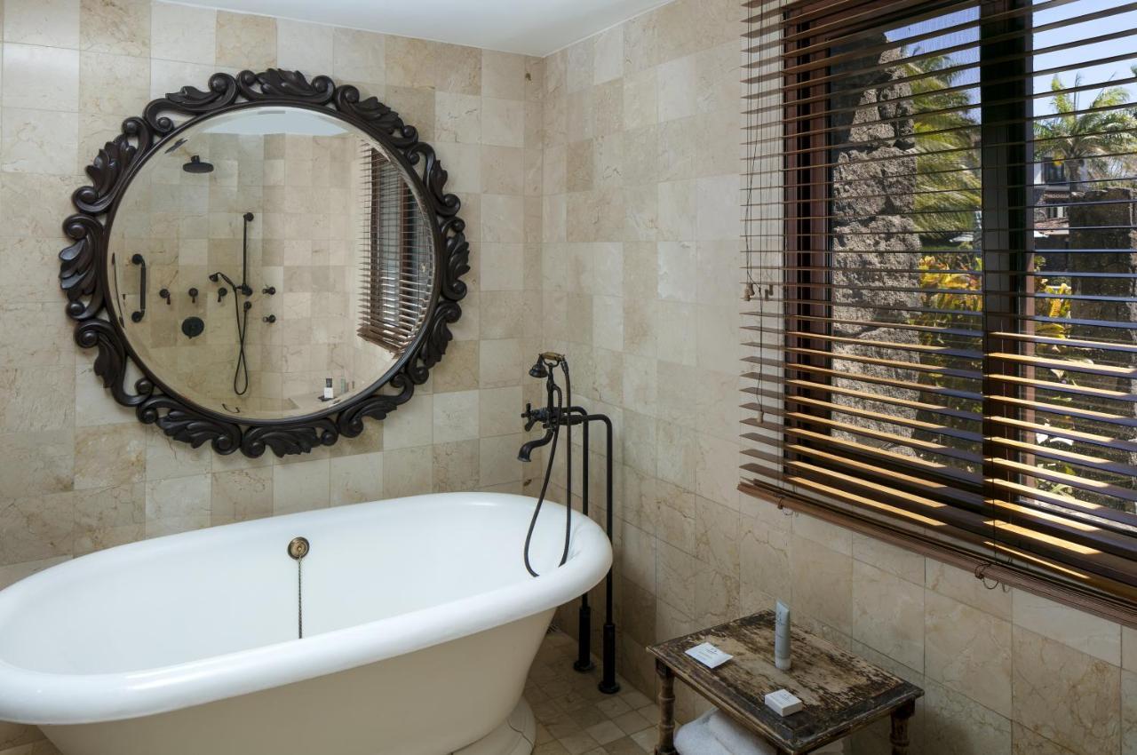 1 Bedroom Suite 1 King Bathrooms 15 Oceanfront Balcony,1352602276:JPEG