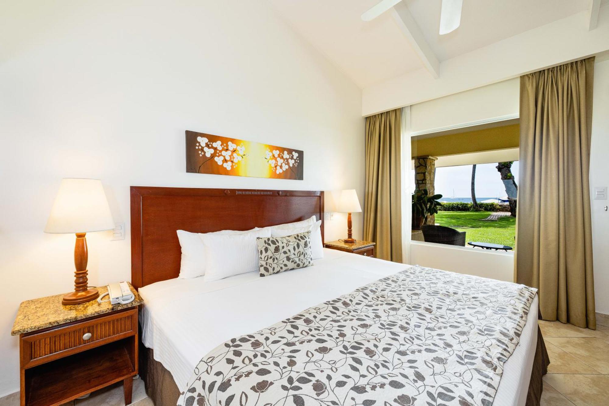Sunset Ocean View King Bed,1588174660:JPEG